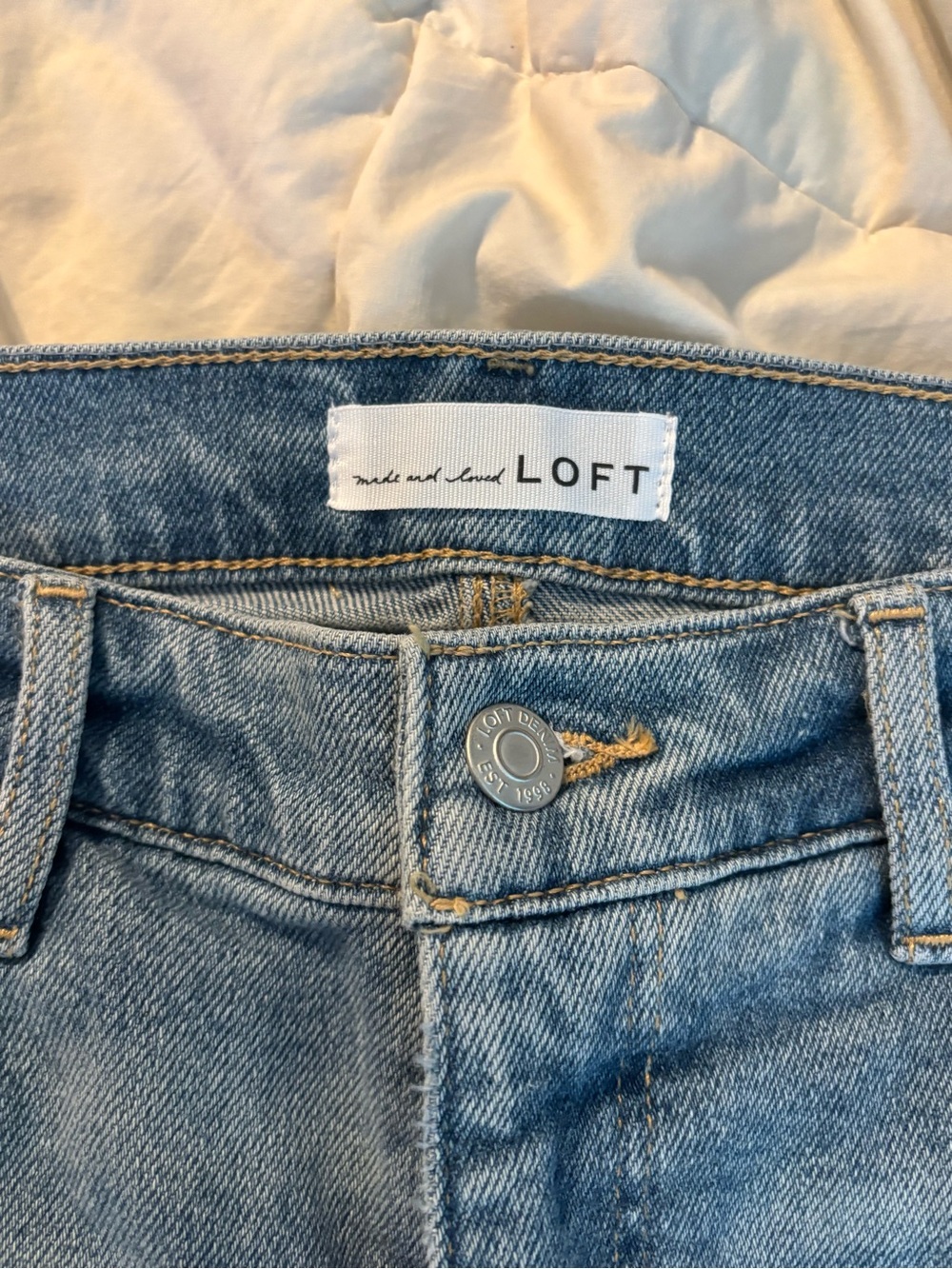 LOFT Women's “the slim” mid rise in Medium Blue Wash - Picture 4 of 6
